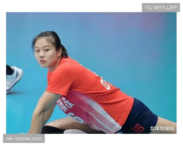 龚翔宇训练时像邻家女孩，下了场去买包像要上红毯，这反差我跟不上了